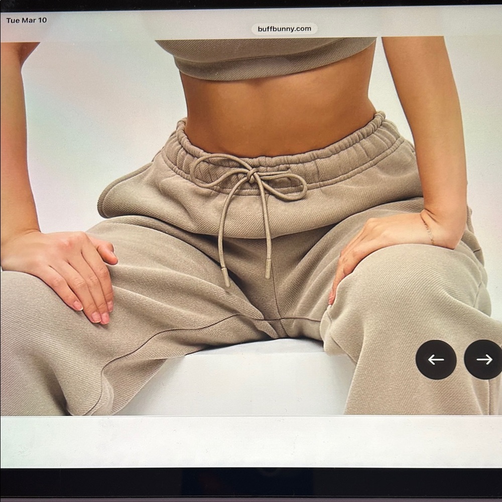 BuffBunny Neutral colored track pants -Gorgeous